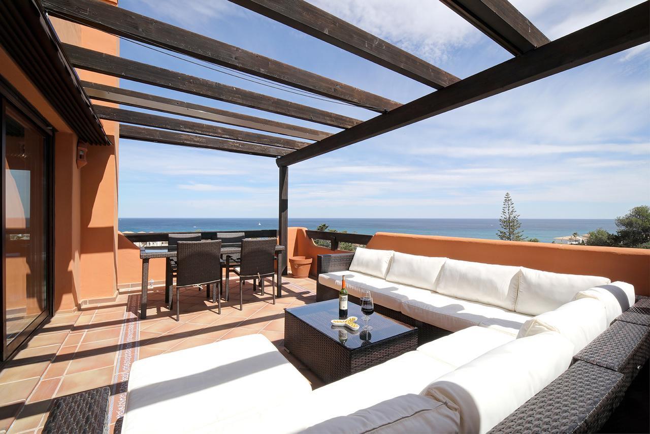 Jardines De Nueva Galera Cozy Penthouse Apartment Estepona Exterior photo