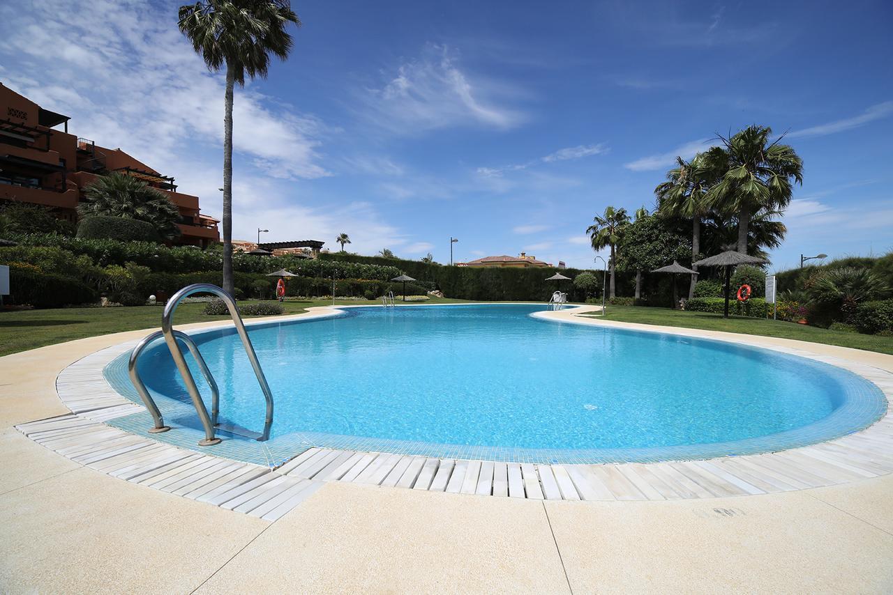 Jardines De Nueva Galera Cozy Penthouse Apartment Estepona Exterior photo