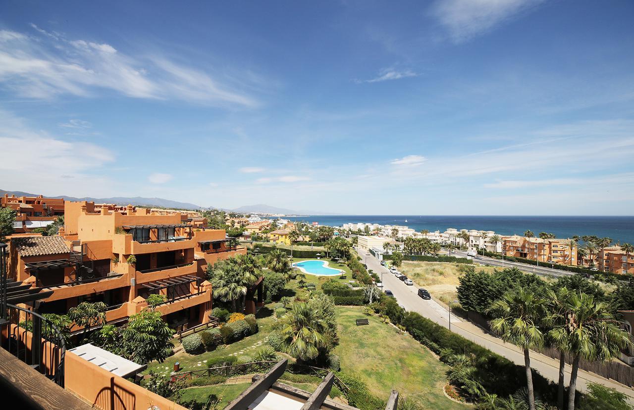 Jardines De Nueva Galera Cozy Penthouse Apartment Estepona Exterior photo